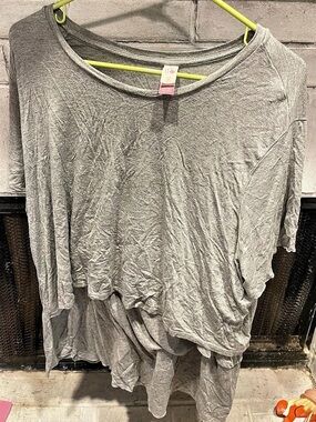 Sweet Treasure Gray Short Sleeve Maternity Top Size 2XL-3XL
